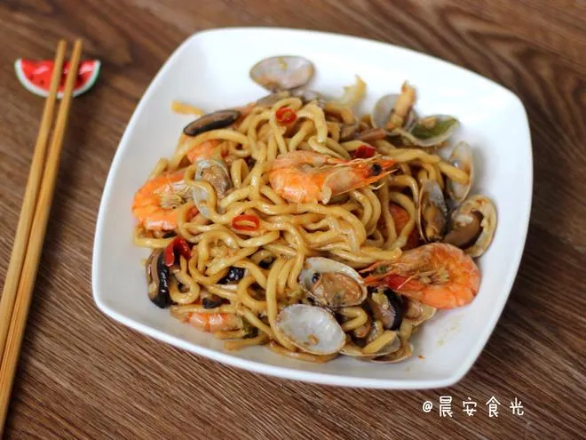 餐创~海鲜焖面+糍粑辣椒制作-网亿资源平台